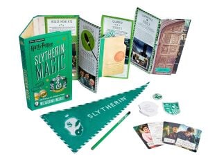 Harry Potter: Slytherin Magic - Artifacts from the Wizarding World : Slytherin Magic - Artifacts from the Wizarding World