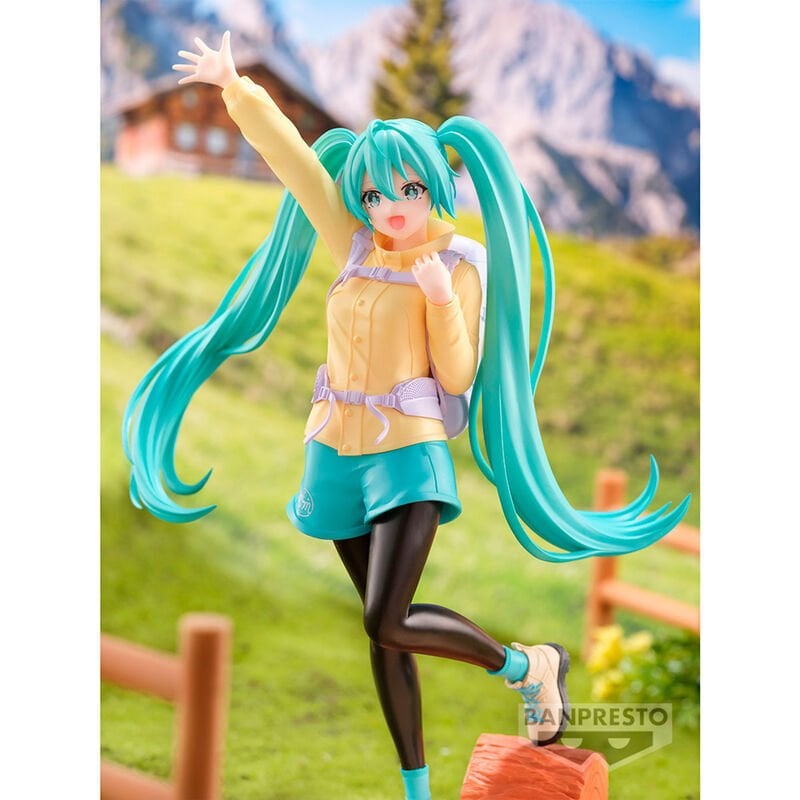 Hatsune Miku Mountain Climbing Holiday Memories Figure
