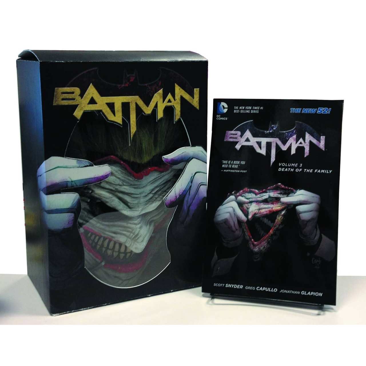 Batman: Death of the Family Book and Joker Mask Set