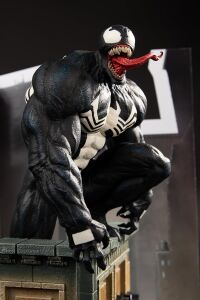 Marvel Venom 1-6th Scale Collectible with Scene & Comic