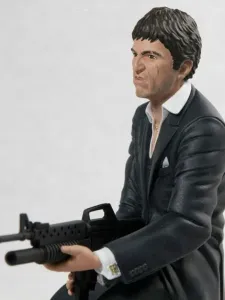 Scarface - Tony Montana ''Say Hello To My Little Friend''