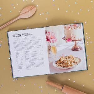 Harry Potter Official Wizarding World Cookbook: Spellbinding Meals from New York to Hogwarts and beyond!